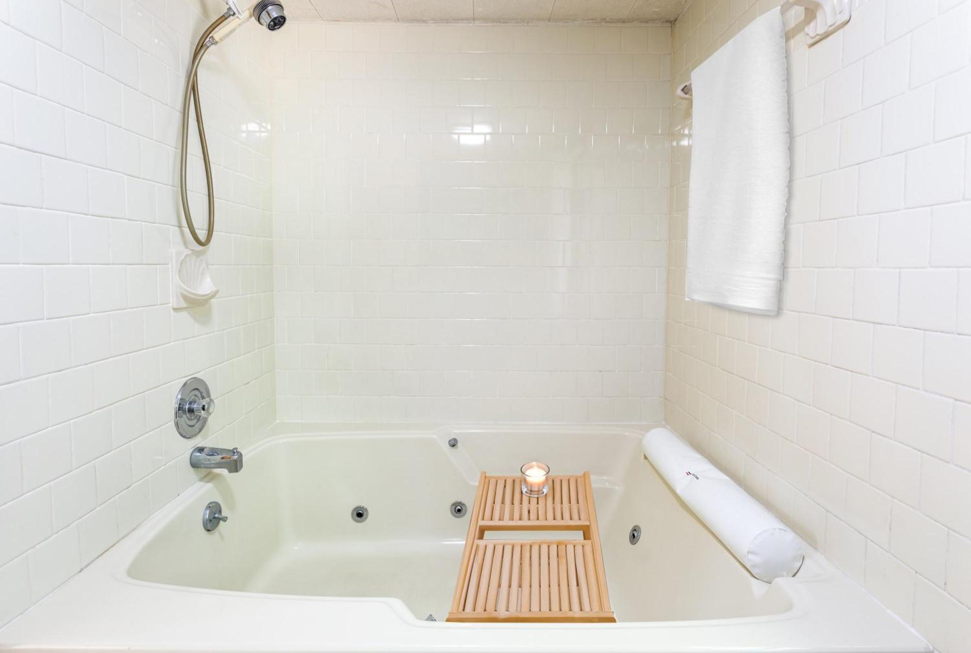 Hot Tub, Large Deck, Wifi, Fire Pit At Chalet Cabin Morton Grove Exterior foto